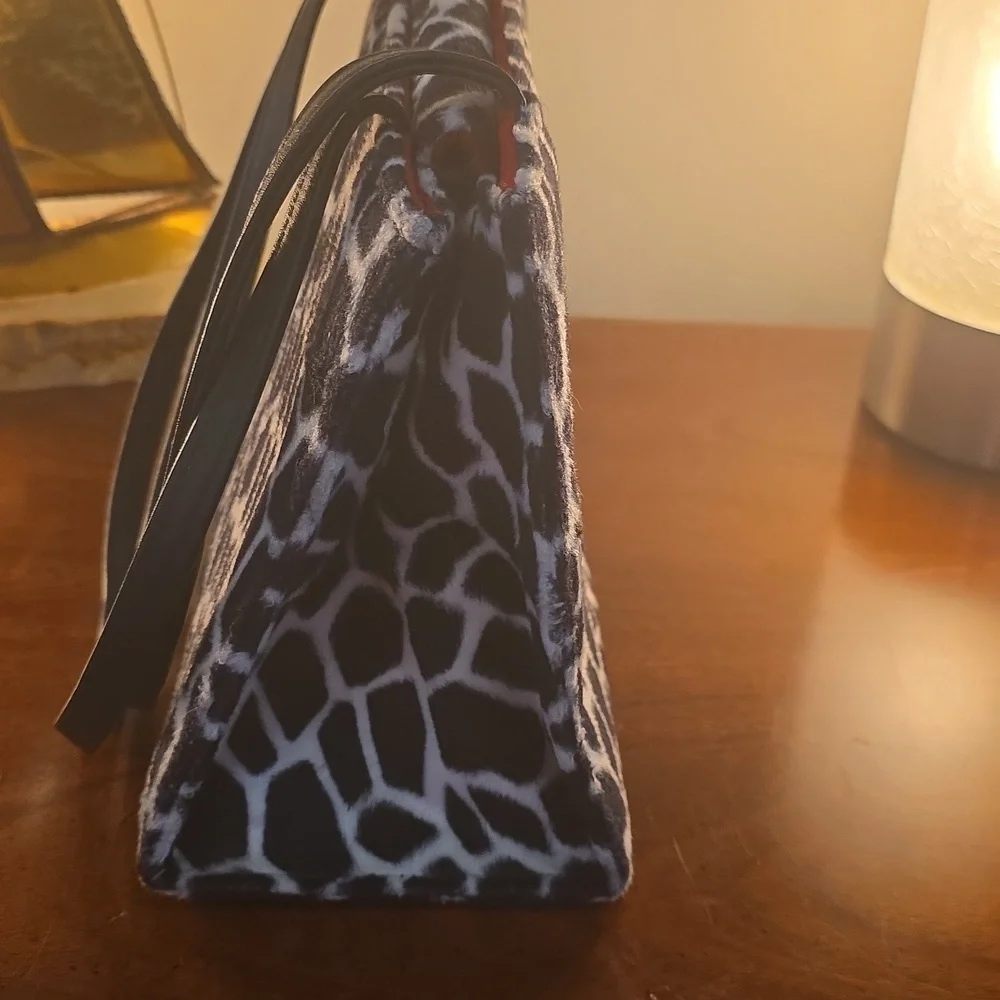 Kate Spade Vintage Giraffe Pattern